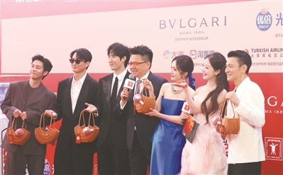 华丰金服 中外影人齐聚上海国际电影节&#32;广东荔枝红透上海滩